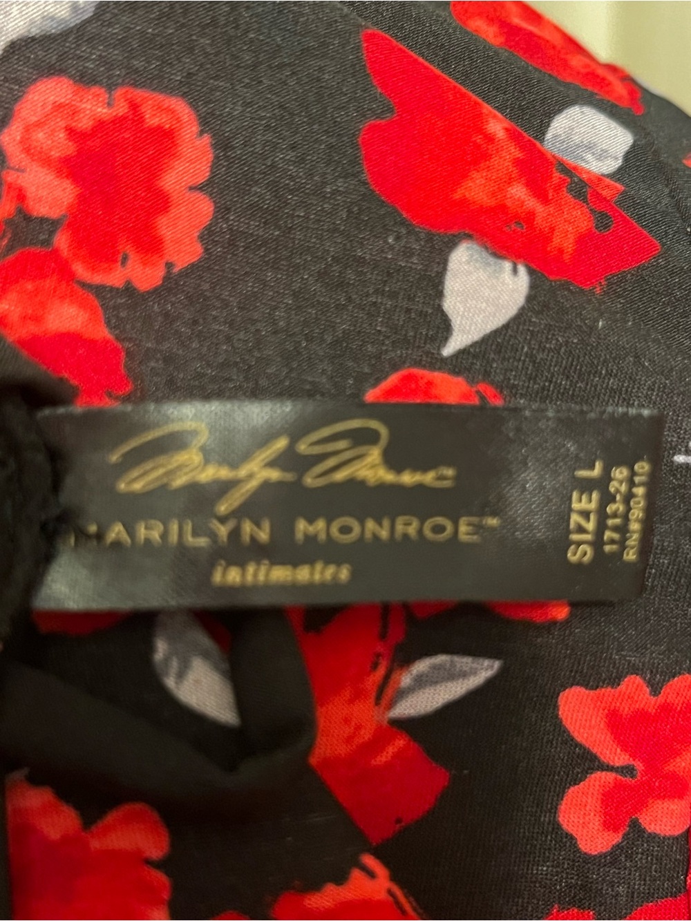 Marilyn Monroe Black Floral Wrap Robe with Red Blooms - Picture 4 of 4